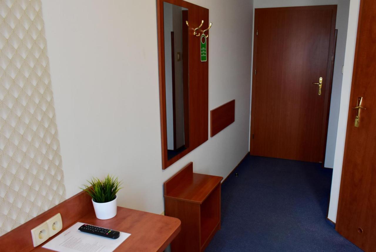 Hotel Zlote Deby วอร์ซอ ภายนอก รูปภาพ