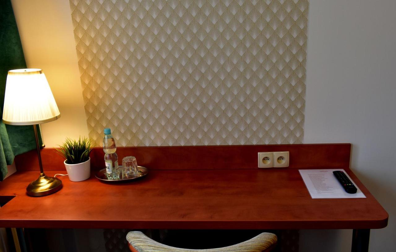 Hotel Zlote Deby วอร์ซอ ภายนอก รูปภาพ