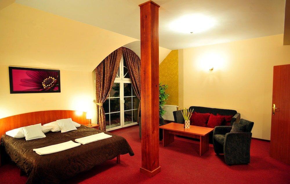 Hotel Zlote Deby วอร์ซอ ภายนอก รูปภาพ