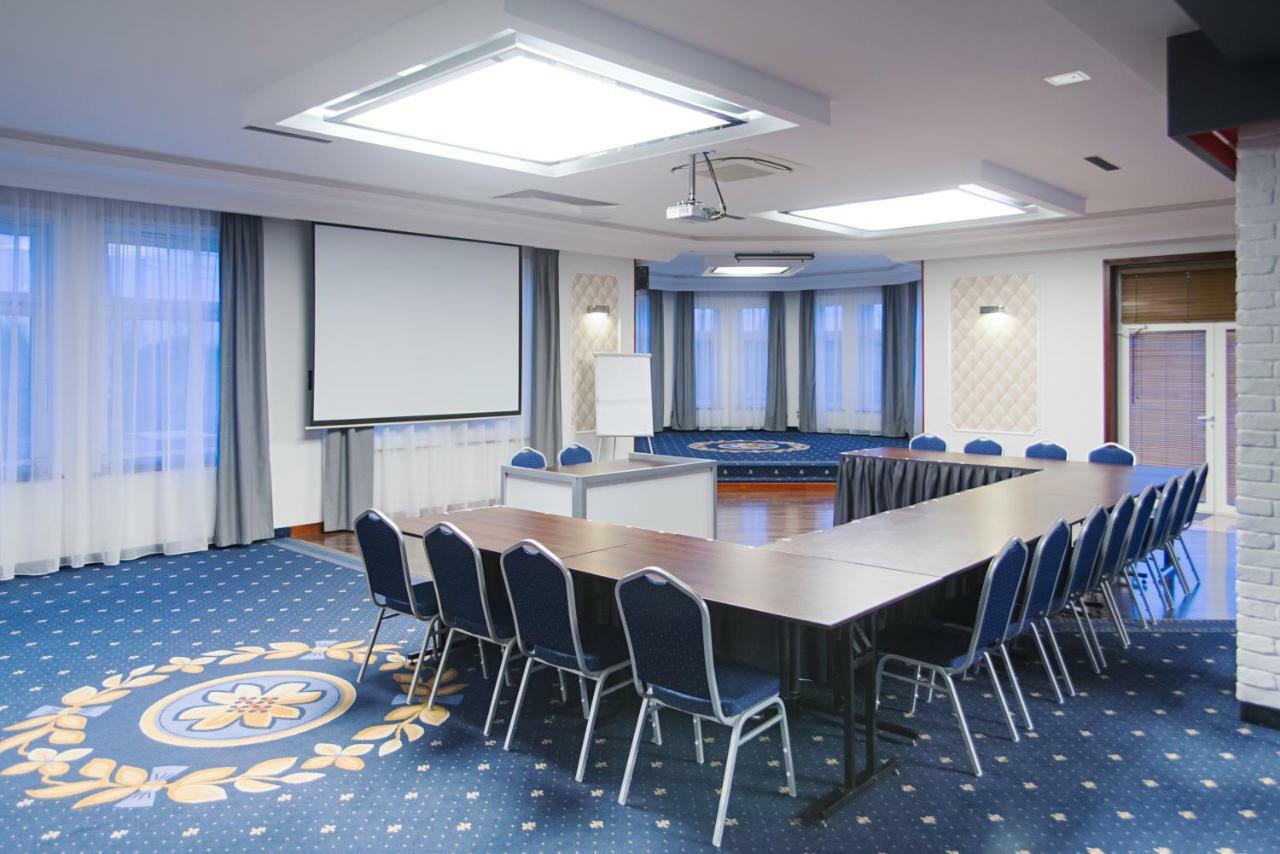 Hotel Zlote Deby วอร์ซอ ภายนอก รูปภาพ